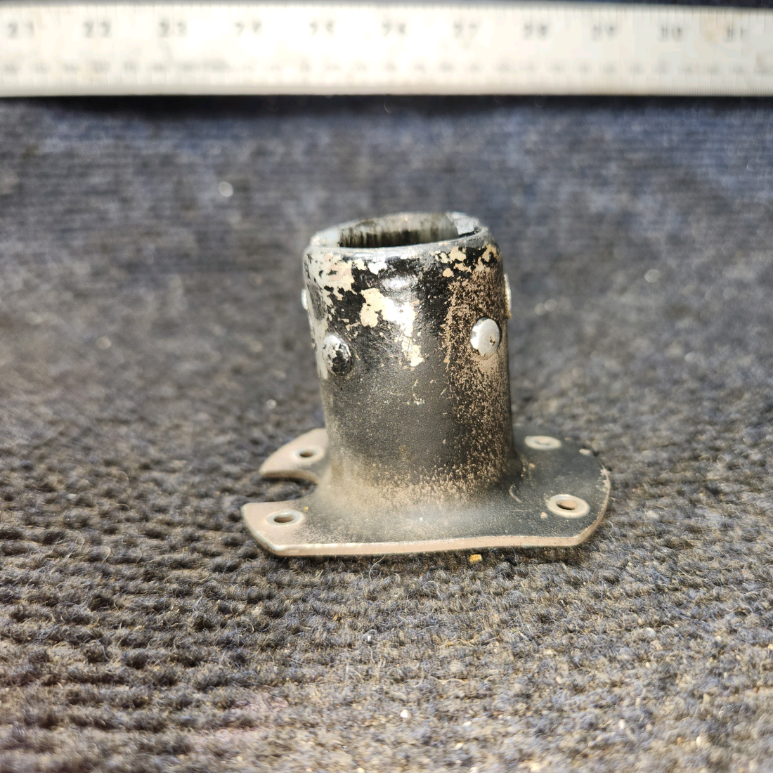 Used aircraft parts for sale, 0513311-1 Cessna 172E Control Tube Support LH