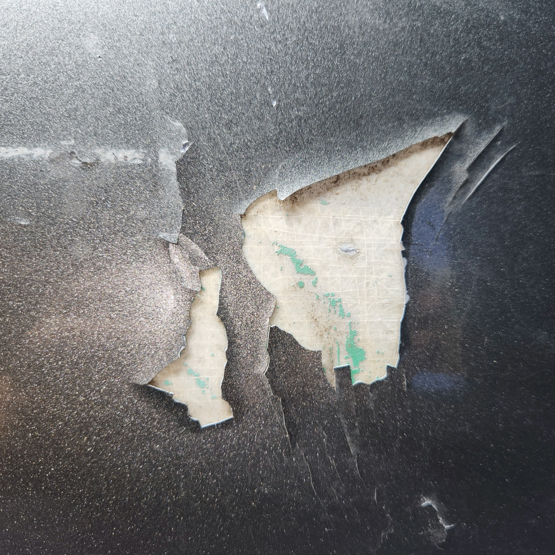 Used aircraft parts for sale, 0723200-6 Cessna 172E Wing Tip RH (Cracked)