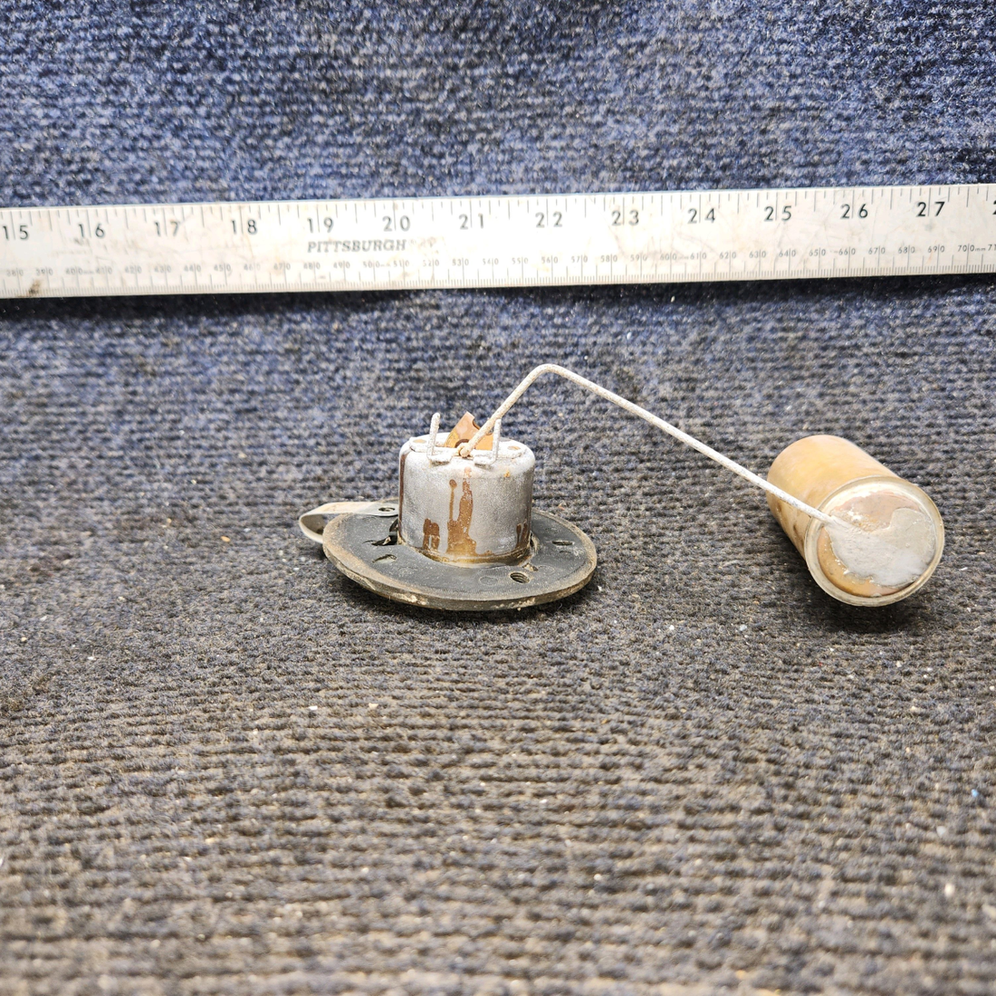 Used aircraft parts for sale, 0426517-1 cessna 150G Fuel Gauge Transmitter