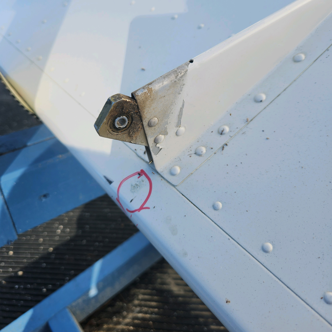 Used aircraft parts for sale, 240014-509 Mooney M20K FLAP ASSEMBLY LH SEE PHOTOS FOR DETAILS SOME SCRATCHES