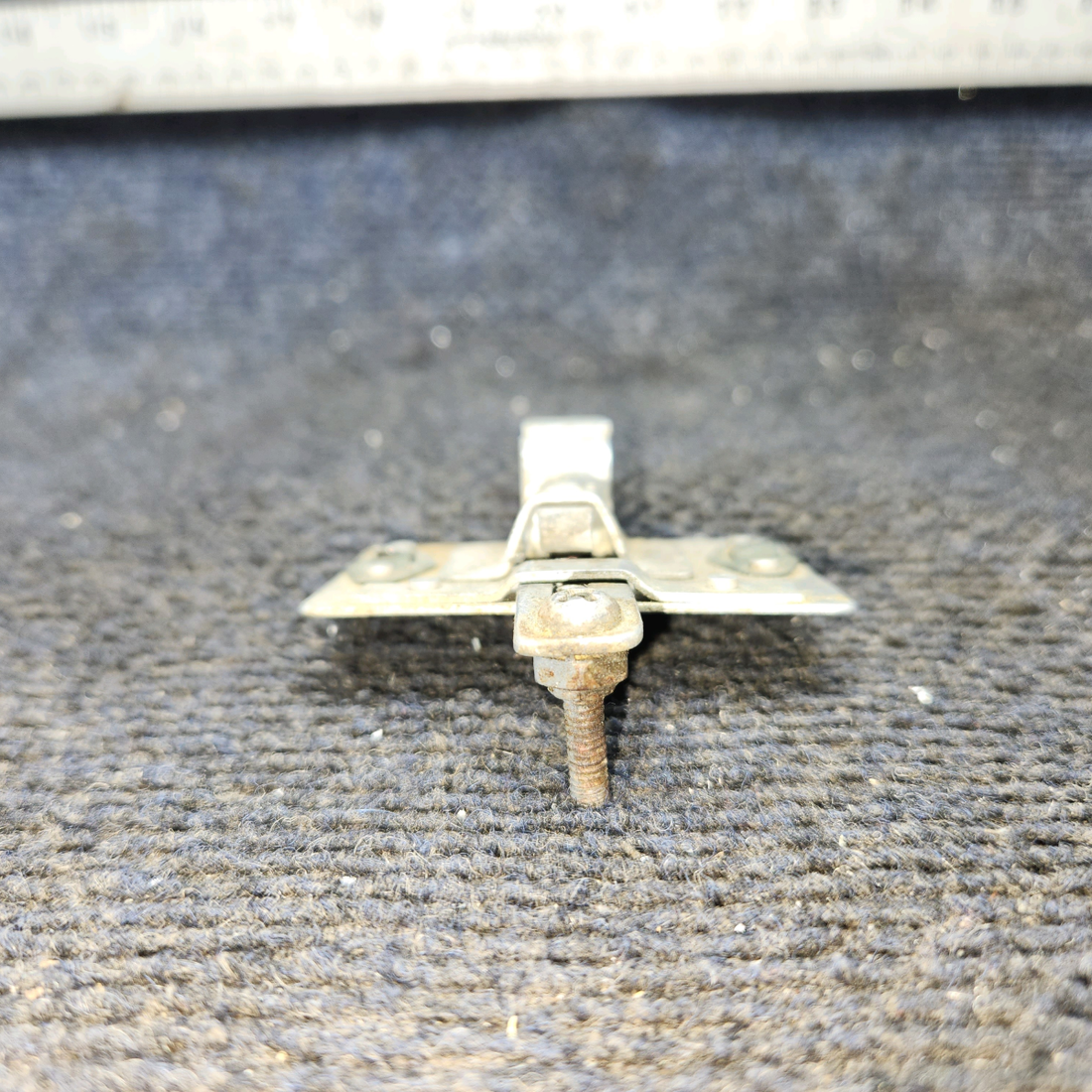 Used aircraft parts for sale, 0411590-1 Cessna 172E Cabin Door Thumb Latch Assembly