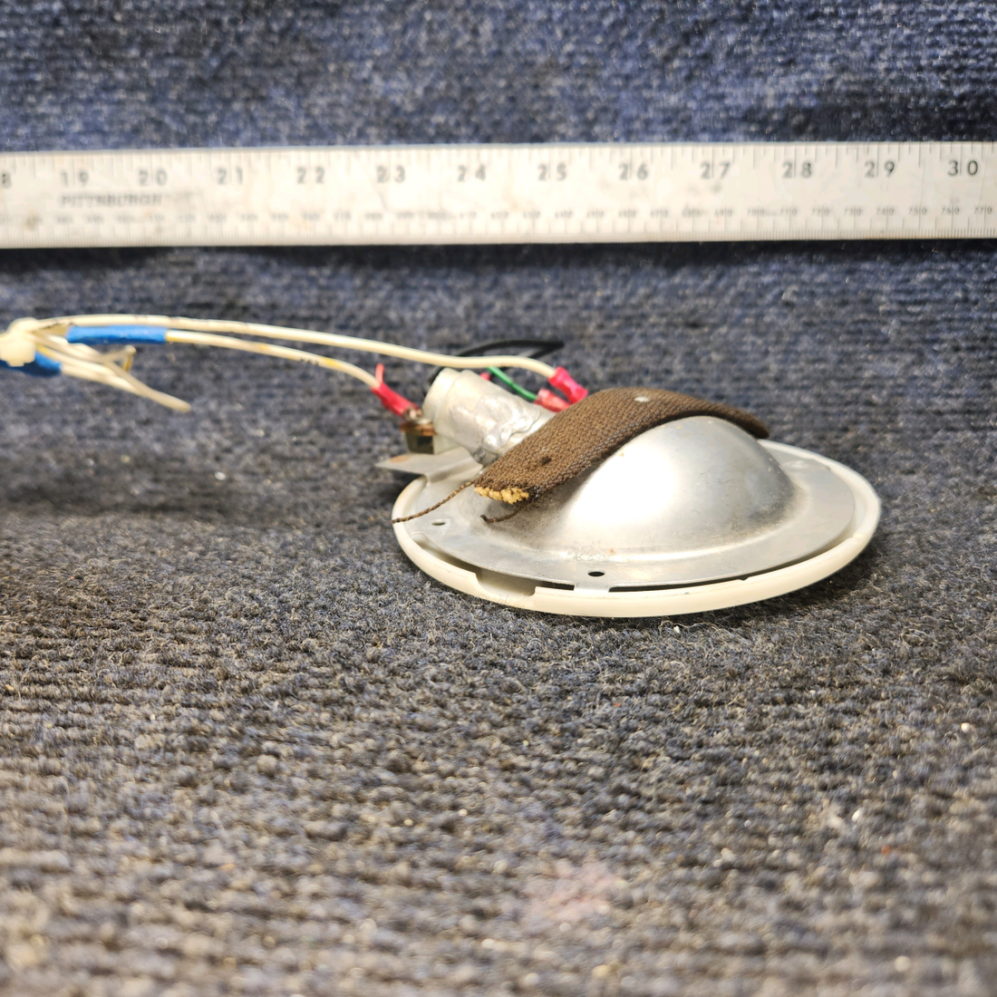Used aircraft parts for sale, 66632-000 PIPER PA28-140 Reflector Dome Light Assy (14 Volts)