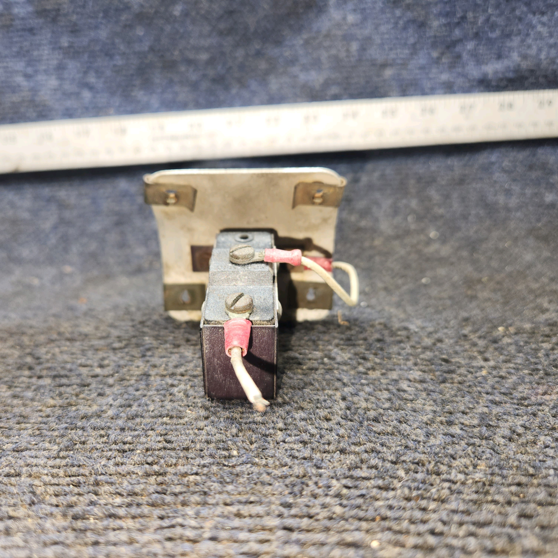 Used aircraft parts for sale, 150 Safe Flight Instruments 150 Cessna 172E Lift Detector