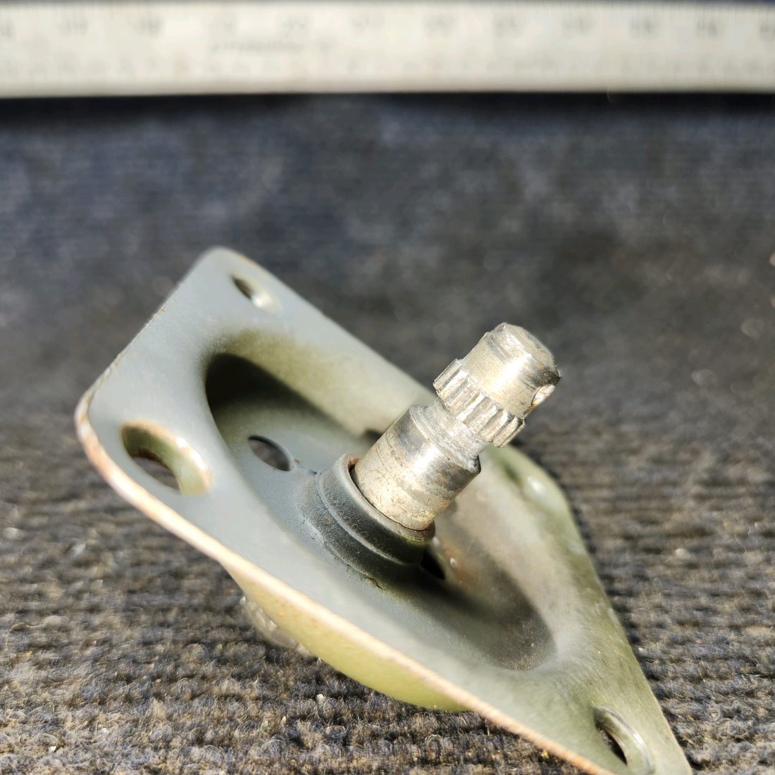 Used aircraft parts for sale, 0413195-3, 0511227-7 Cessna 172E Cabin Door Handle Plate Assembly with Shaft