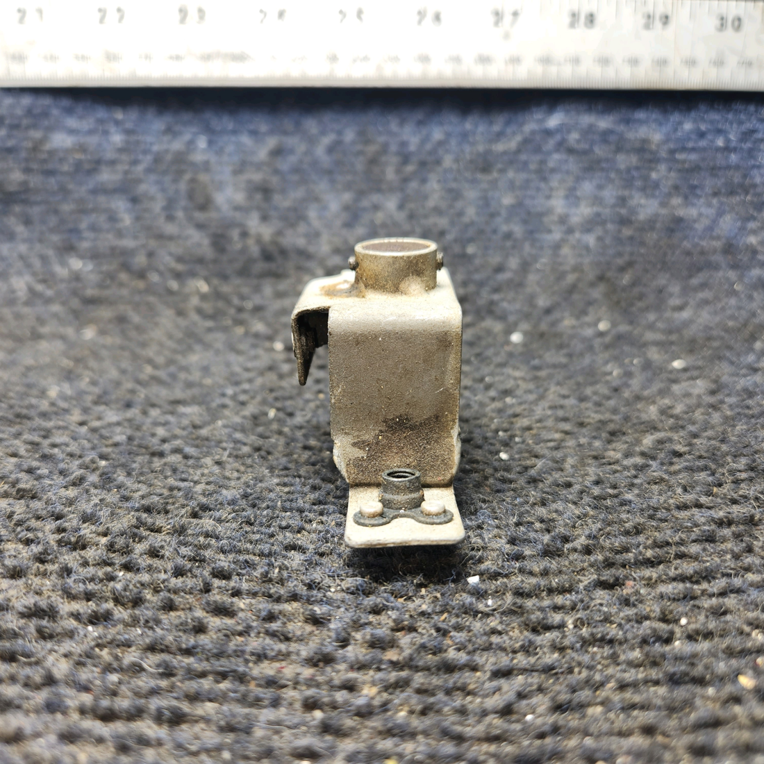 Used aircraft parts for sale, 0412066-1 cessna 150G Cabin Door Rotary Clutch Assembly