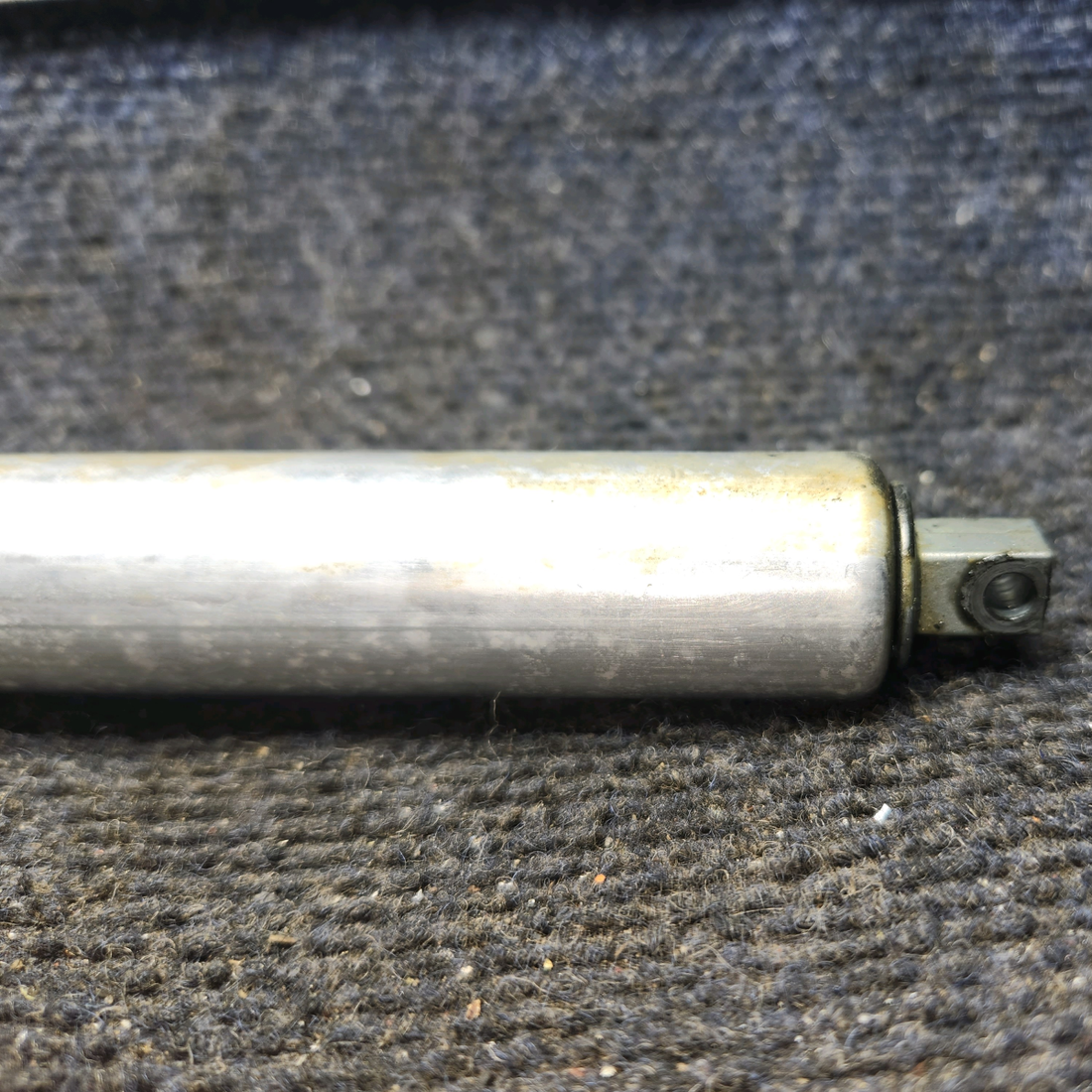 Used aircraft parts for sale, 10650 Cessna 182G Actuator Cylinder Assembly