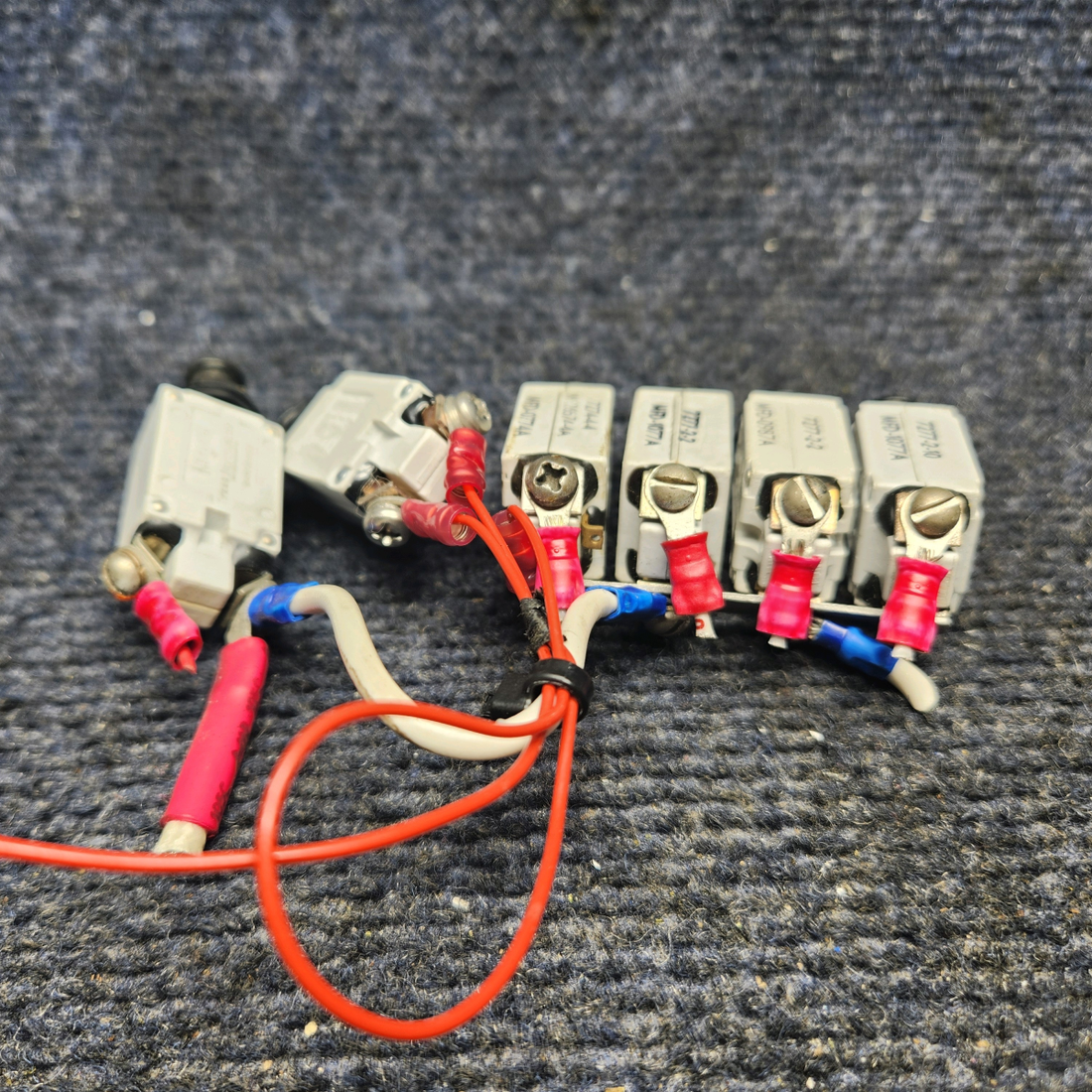 Used aircraft parts for sale, 7277-2-5 / 14 / -10 / -2 MOONEY M20J SET KLIXON CIRCUIT BREAKER TWO 5A -TWO-2A - ONE -10-ONE 4A  TOTAL SIX