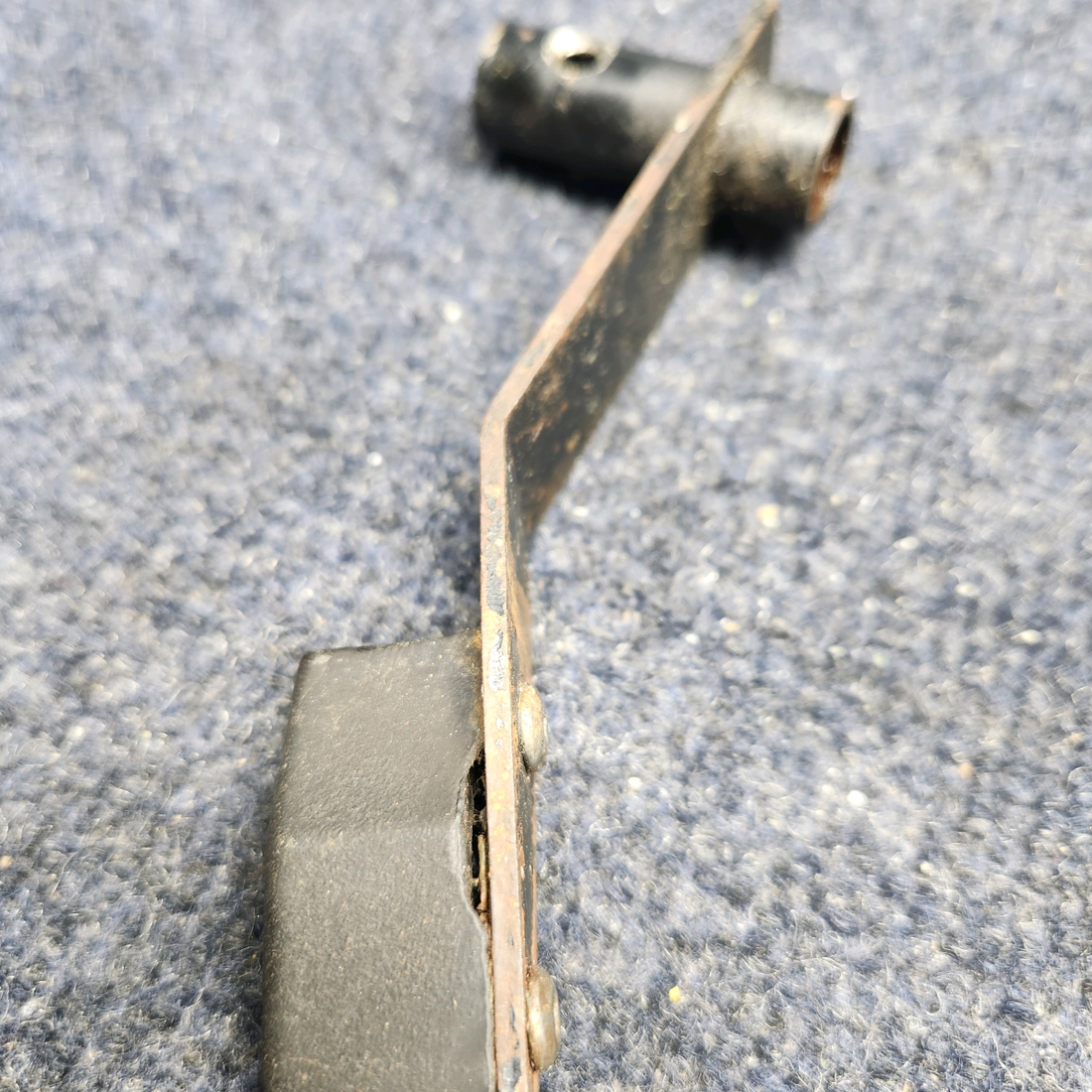 Used aircraft parts for sale, 69088-005 Piper PA32RT-300 FUEL SELECTOR CONTROL LEVER