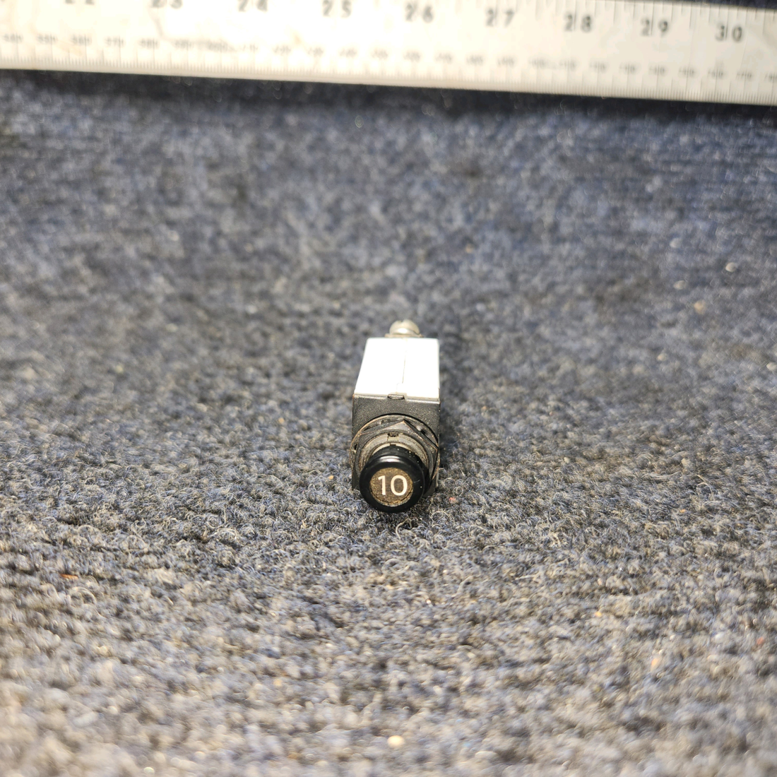 Used aircraft parts for sale, MS26574-10 klixon BEECHCRAFT 95-55B Push-Pull Circuit Breaker - 10 Amps