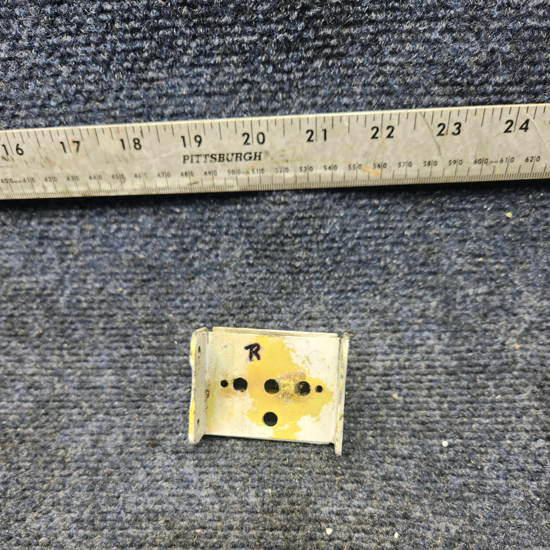 Used aircraft parts for sale, 35-135025-32 Beechcraft F33A HINGE BRACKET