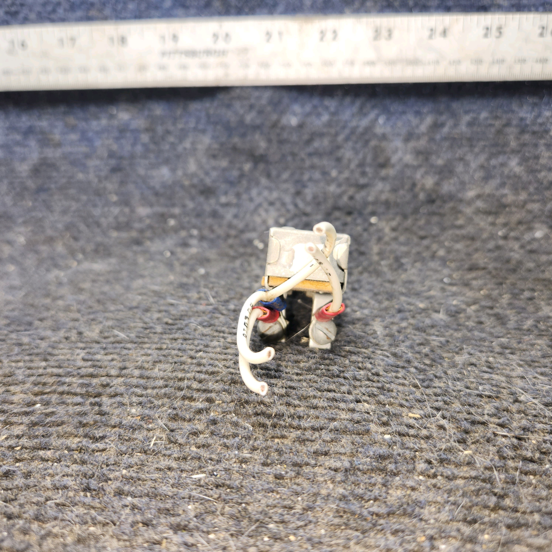 Used aircraft parts for sale, 0713026-4 cessna 172k Navigation Switch Knob Assembly