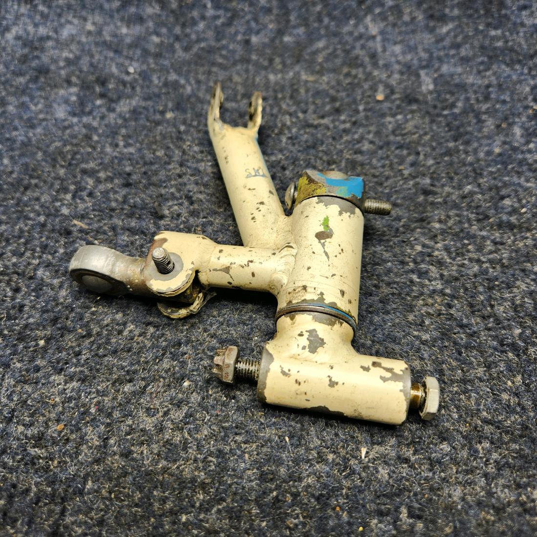 Used aircraft parts for sale, 720012-501 Mooney  [part_model] Texas Several NOSE GEAR STEERING HORN ASSEMBLY