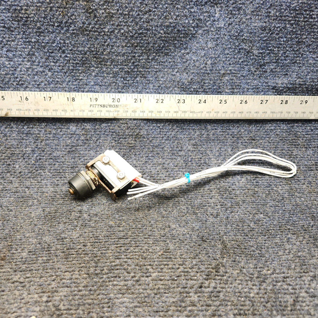 Used aircraft parts for sale, DT-2R-A7 PIPER PA-24-250 Landing Gear Micro Limit Switch