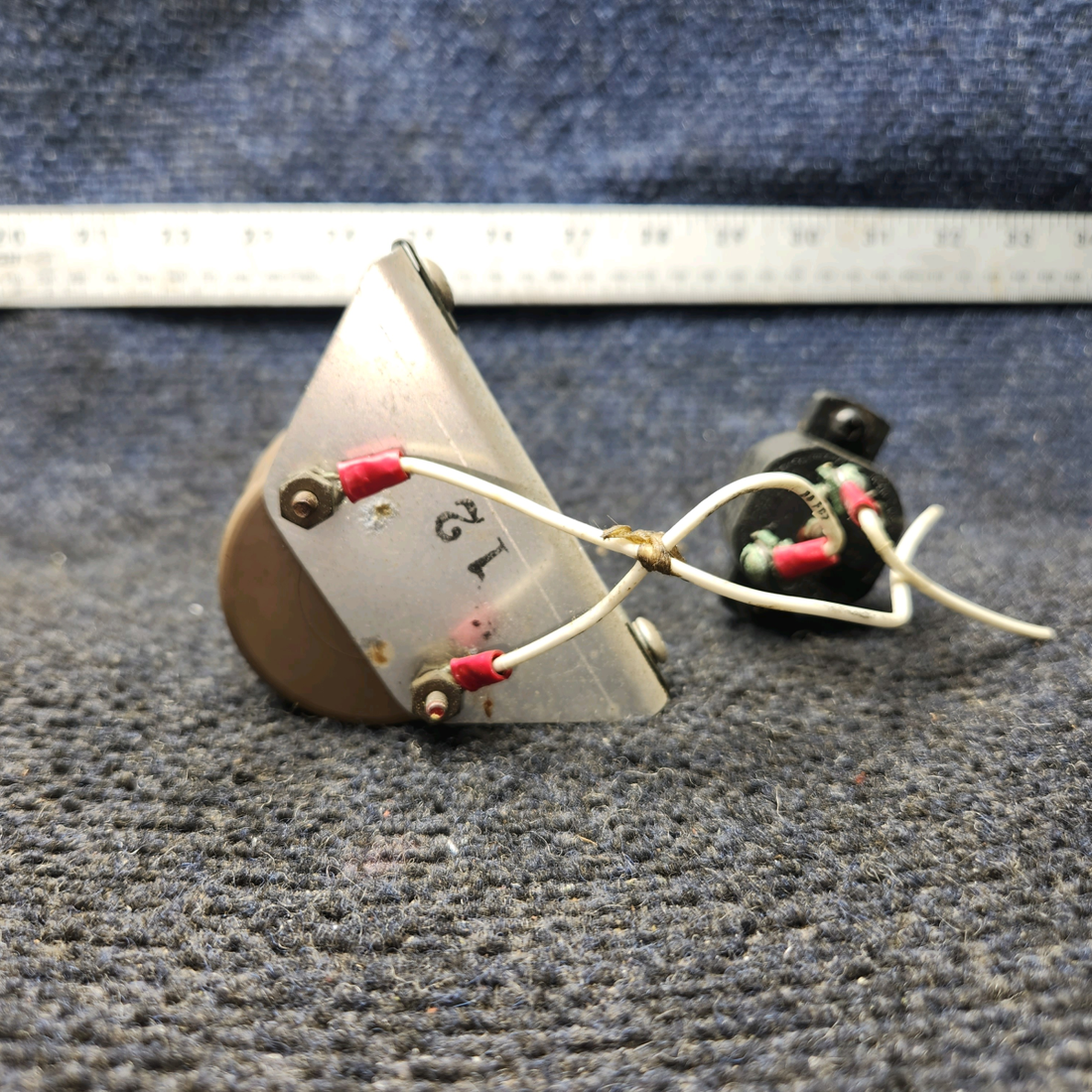 Used aircraft parts for sale, S1407-6, 0713738-3 Cessna 172E Stall Warning Horn with Bracket