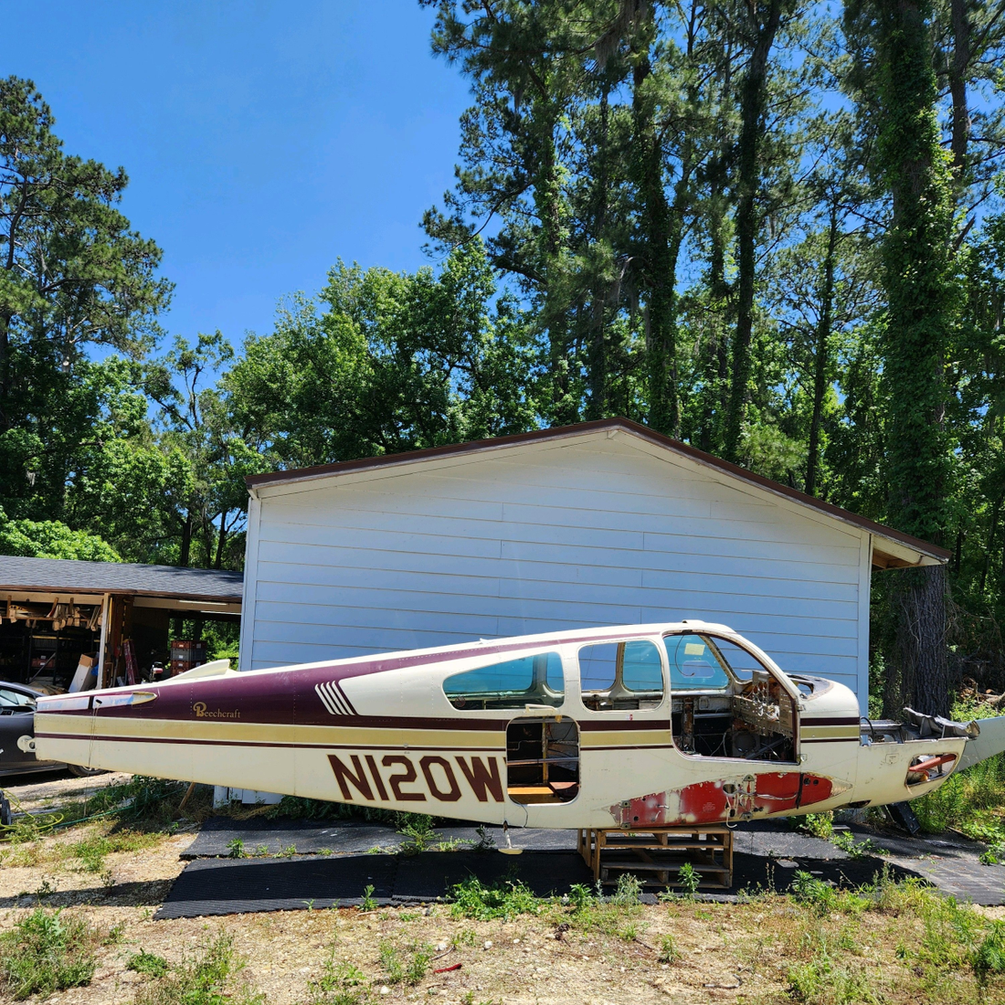 Used aircraft parts for sale, BONANZA F35 S/N D4260 BEECHCRAFT F35 FUSELAGE BELY LANDING- -OR IS SOLD IN PARTS.