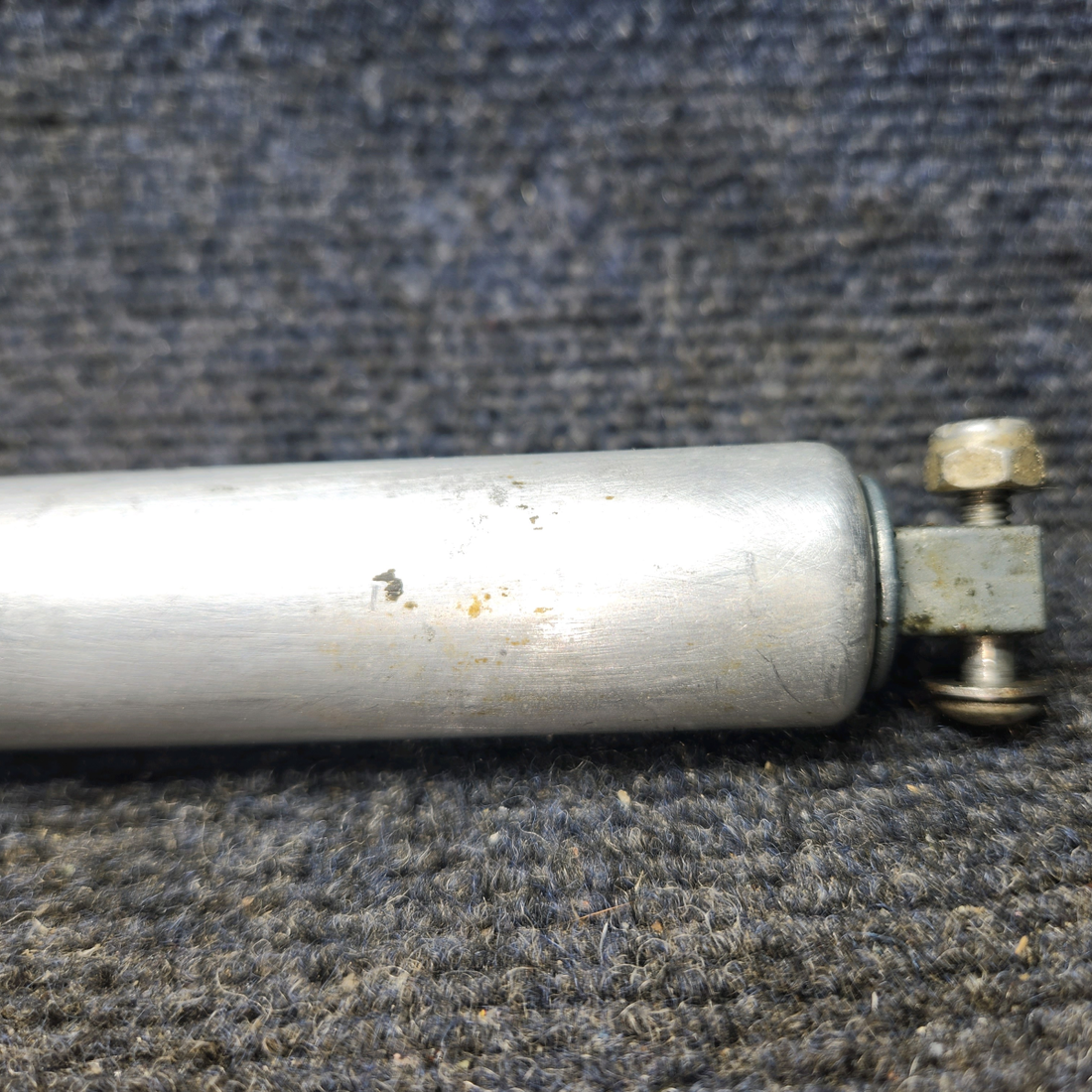 Used aircraft parts for sale, 10650 Cessna 172F Flap Actuator Cylinder Assembly