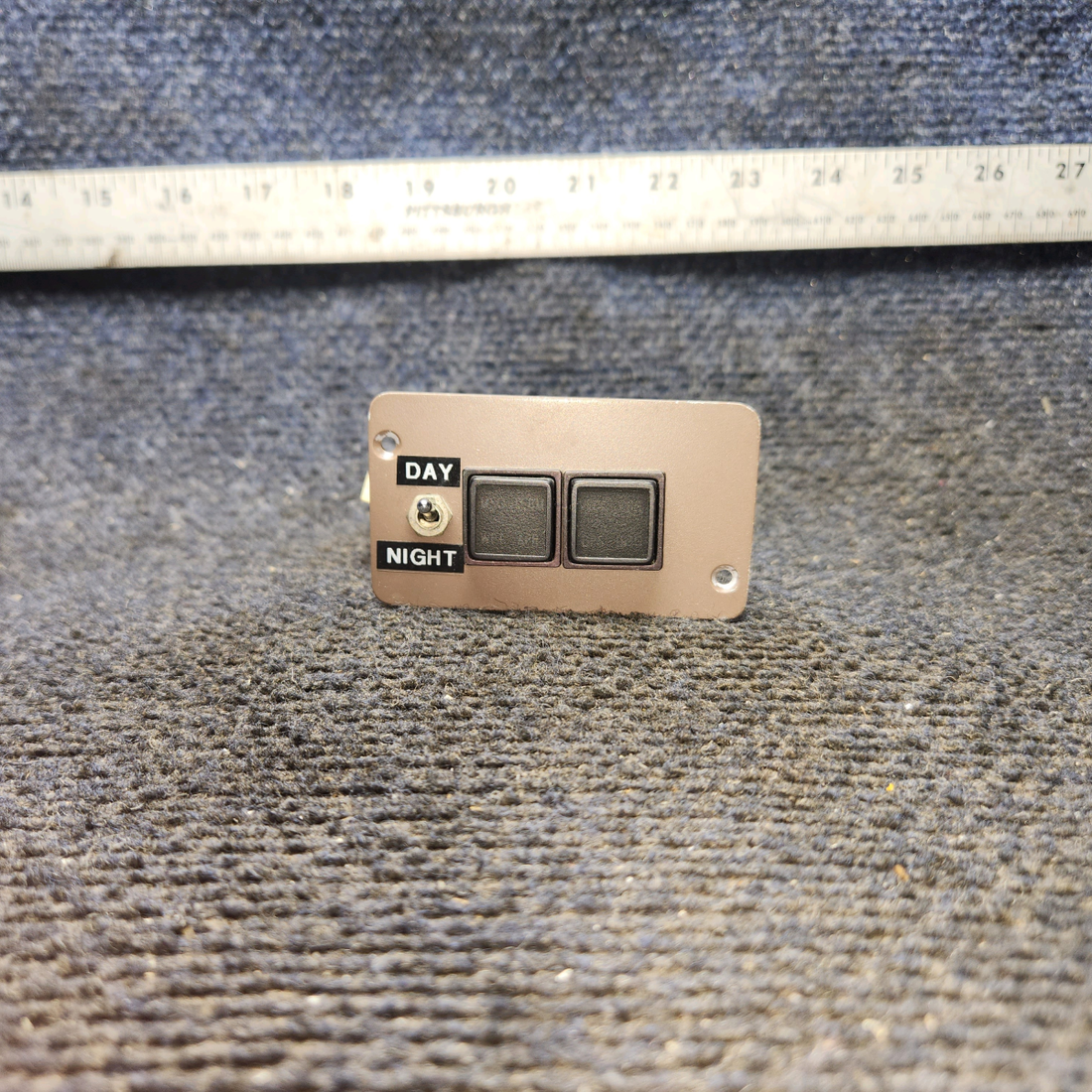 Used aircraft parts for sale, 4766-123 Eaton Beechcraft 95-B55 Beechcraft GPS Annunciatro Swith 28 Volts