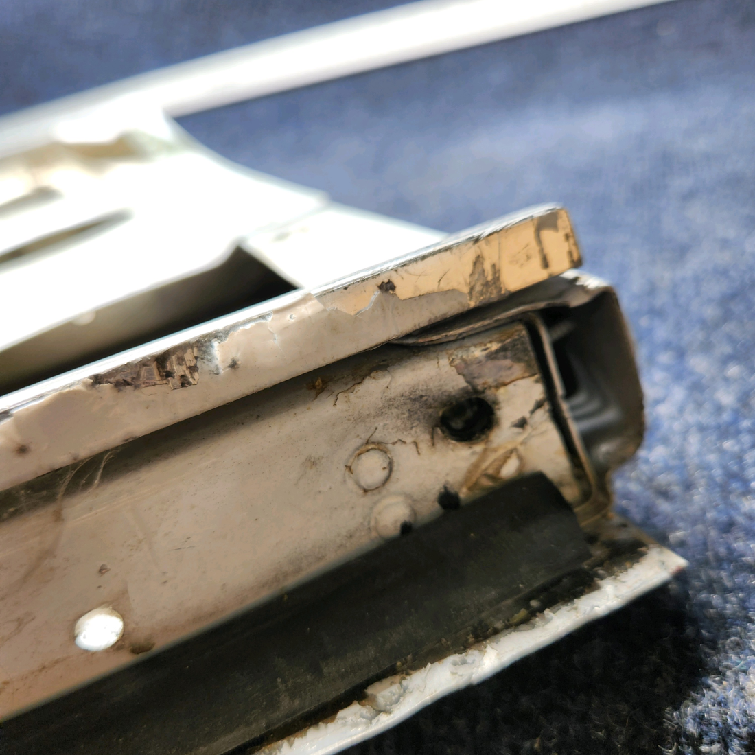 Used aircraft parts for sale, 69853-006 & 69853-806 Piper PA32RT-300 FORWARD BAGGAGE DOOR STRUCTURE ASSY PLEASE SEE PICS.