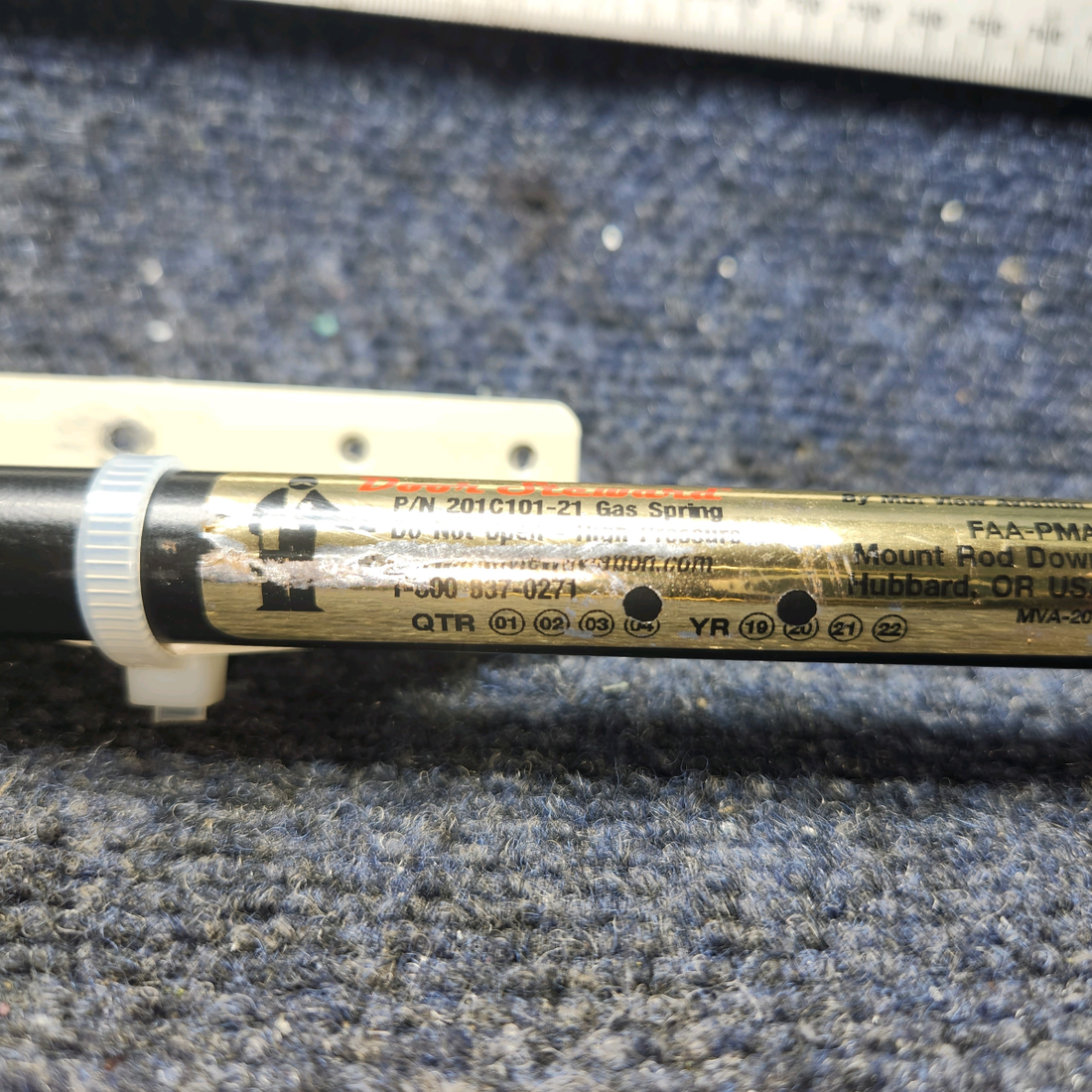 Used aircraft parts for sale, 201C101-21, 201C103-2 Mtn View Aviation Piper PA28-140 Cabin Door Steward w/ Mounts