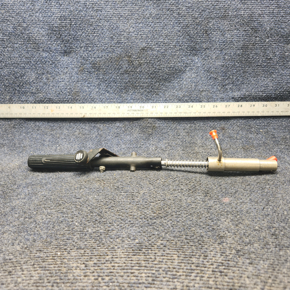 Used aircraft parts for sale, 10-22 Piper PA28-140 Brake Master Cylinder with Handle