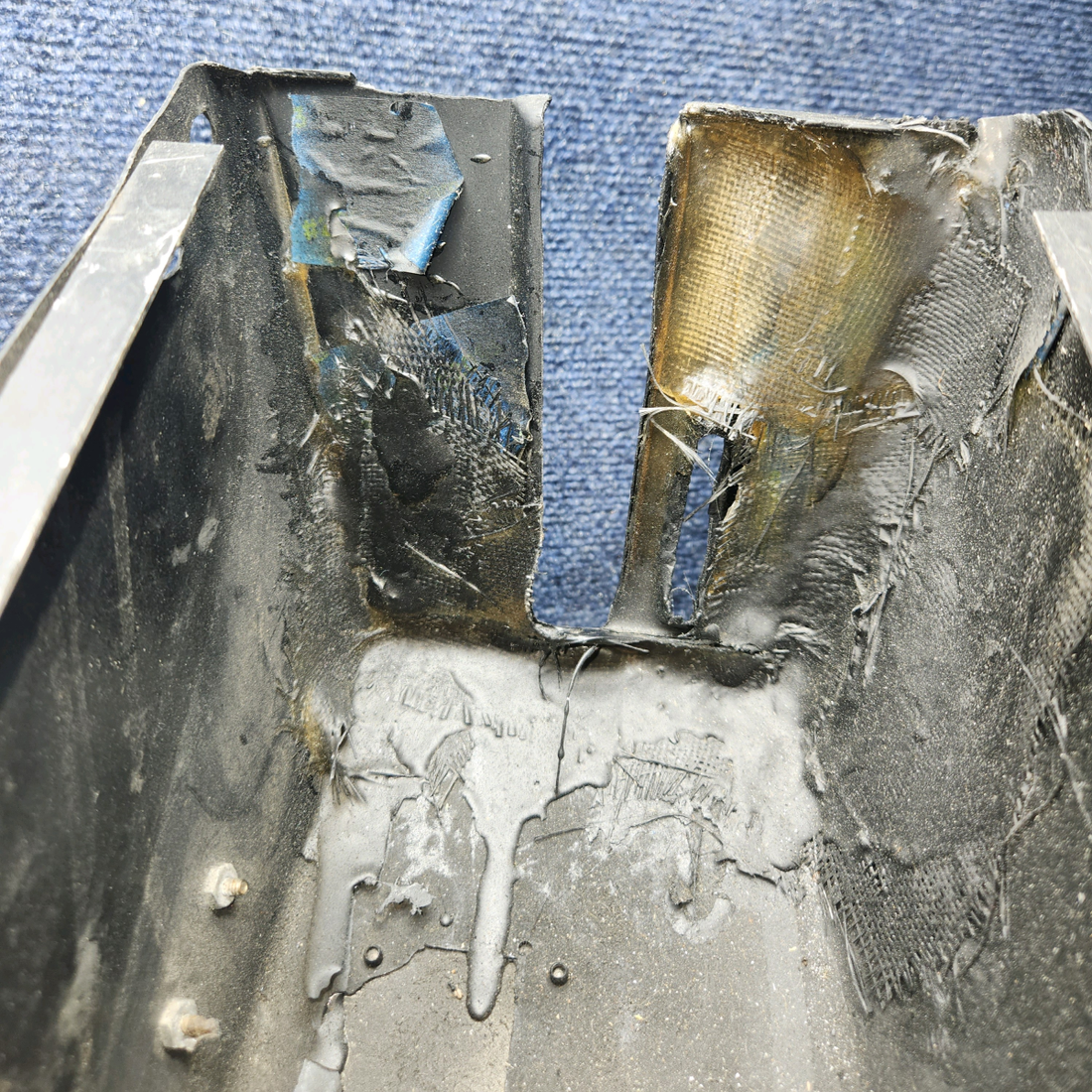 Used aircraft parts for sale, 0411004-1 cessna 150G Center Console Cover