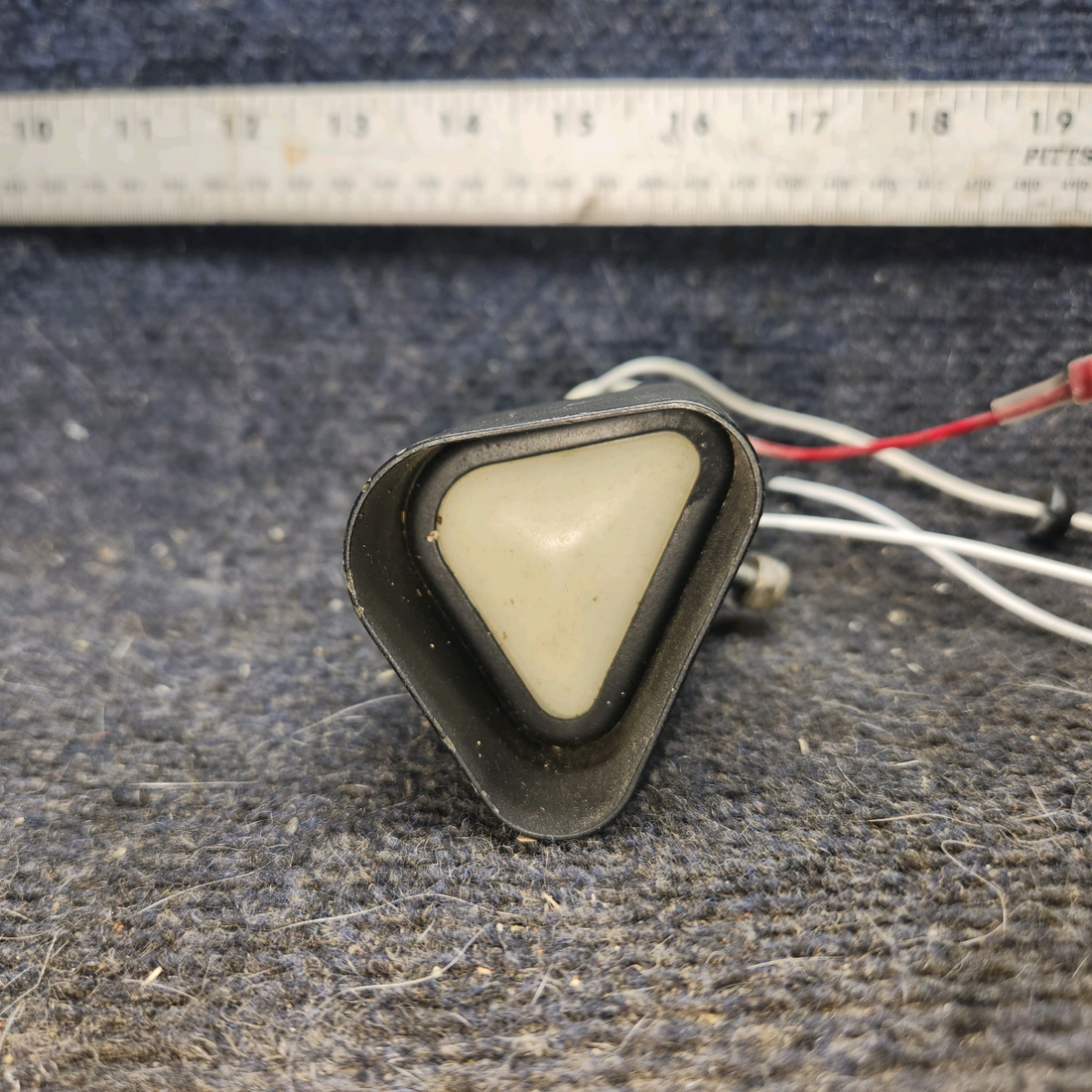 Used aircraft parts for sale, 1470089-14 cessna 172N Map Light Assembly