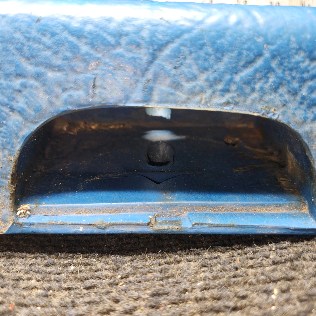 Used aircraft parts for sale, 0715039-4 cessna 172N Cabin Door Armrest Assembly – RH