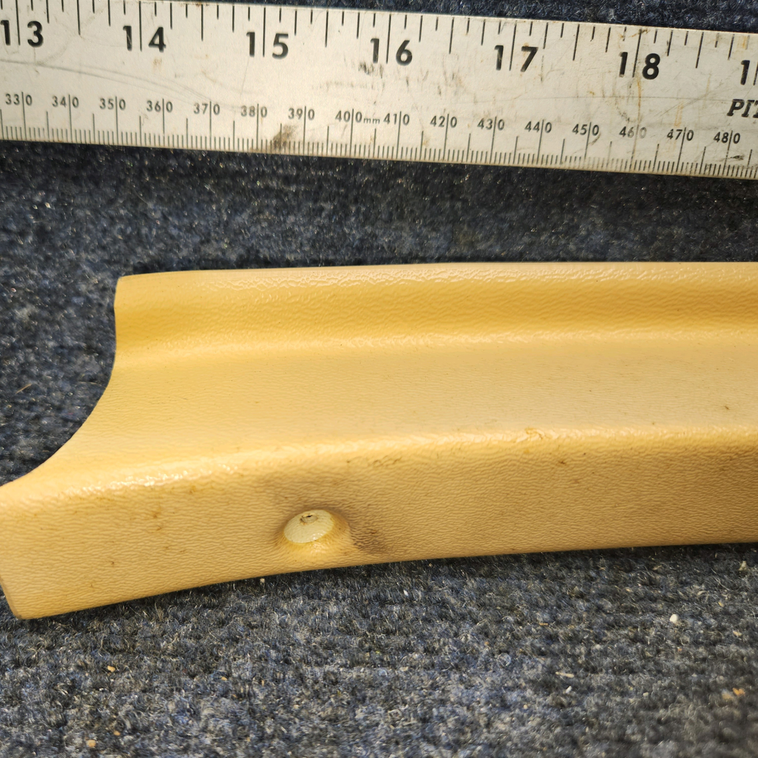 Used aircraft parts for sale, 63125-003 Piper PA28-140 WINDOW POST COVER