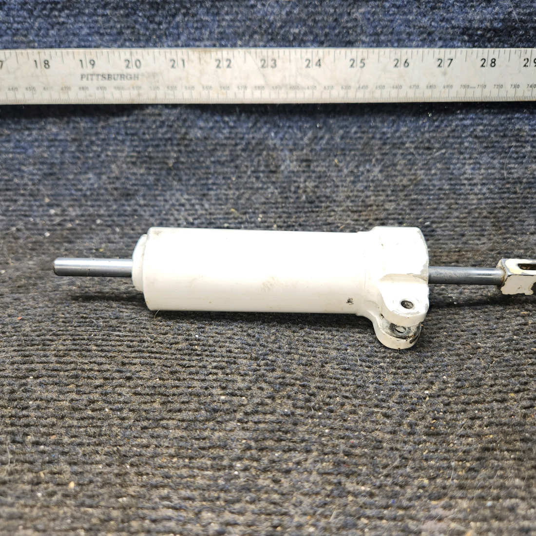 Used aircraft parts for sale, 0442512-1 cessna 172N Shimmy Dampener Assembly