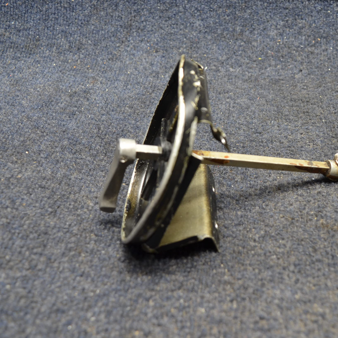 Used aircraft parts for sale, 0511157-14 Cessna C175 CESSNA SHAFT-PLATE-HANDLE FUEL SELECTOR
