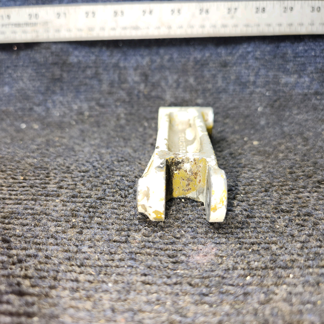 Used aircraft parts for sale, 35-825052 BEECHCRAFT F35 Steering Rod Idler Arm Assembly