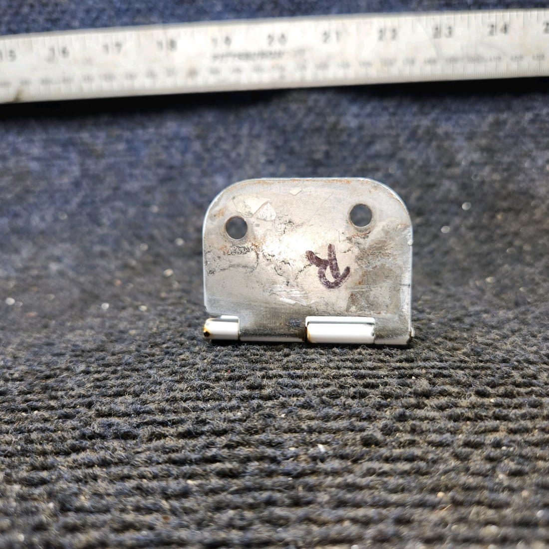 Used aircraft parts for sale, 0511280-4 Cessna 172E Lower Cabin Door Forward and Aft Hinge RH