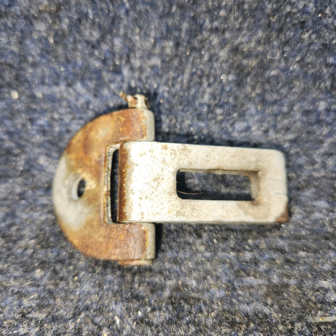 Used aircraft parts for sale, 0711083-1 CESSNA 172K SEAT BELT LATCH ASSY