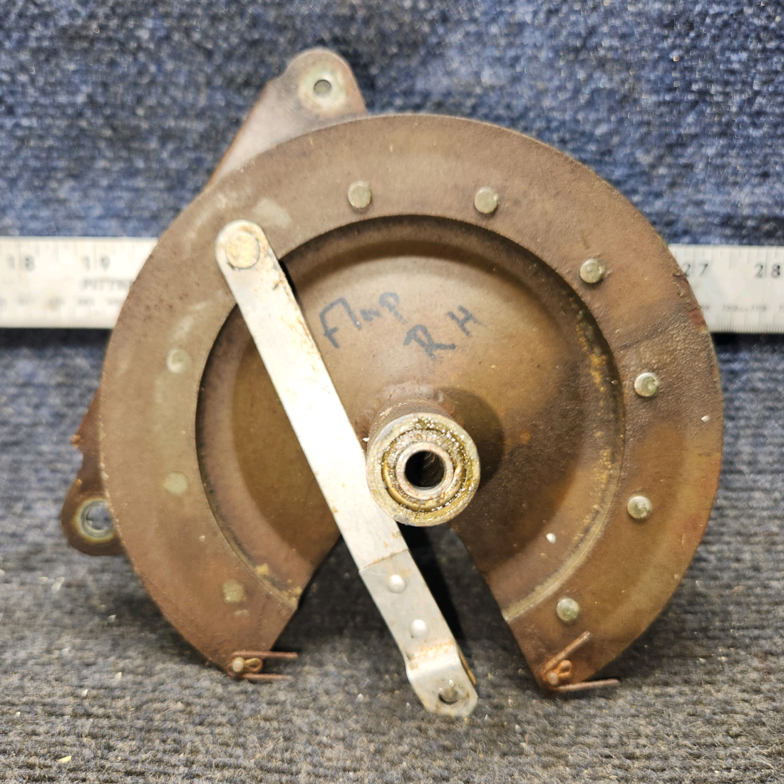 Used aircraft parts for sale, 0760612-1 Cessna 172F Drive Pulley Assembly - RH