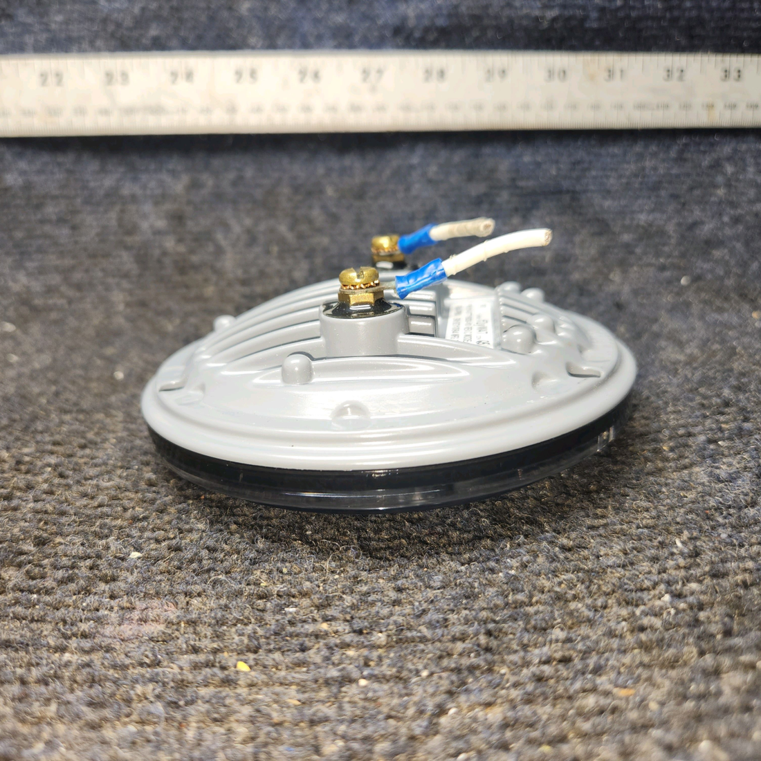 Used aircraft parts for sale, 01-0771833-10 Whelen Cessna 182G LED Replacement Landing Light - 14V