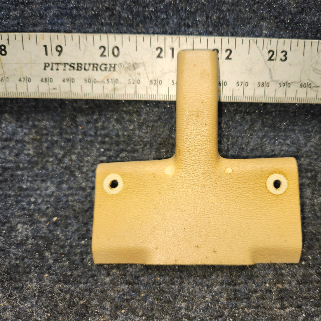 Used aircraft parts for sale, 67556-000 Piper PA28-140 WINDSHIELD TRIM STRIPDOWN STRIP