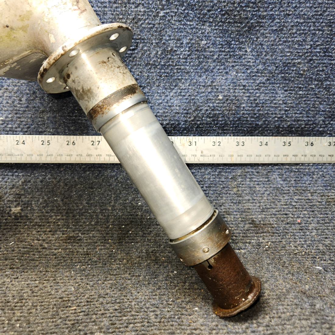 Used aircraft parts for sale, 78738-03 Piper PA-28-140 Stub Axle with Chrome Piston Tube – RH