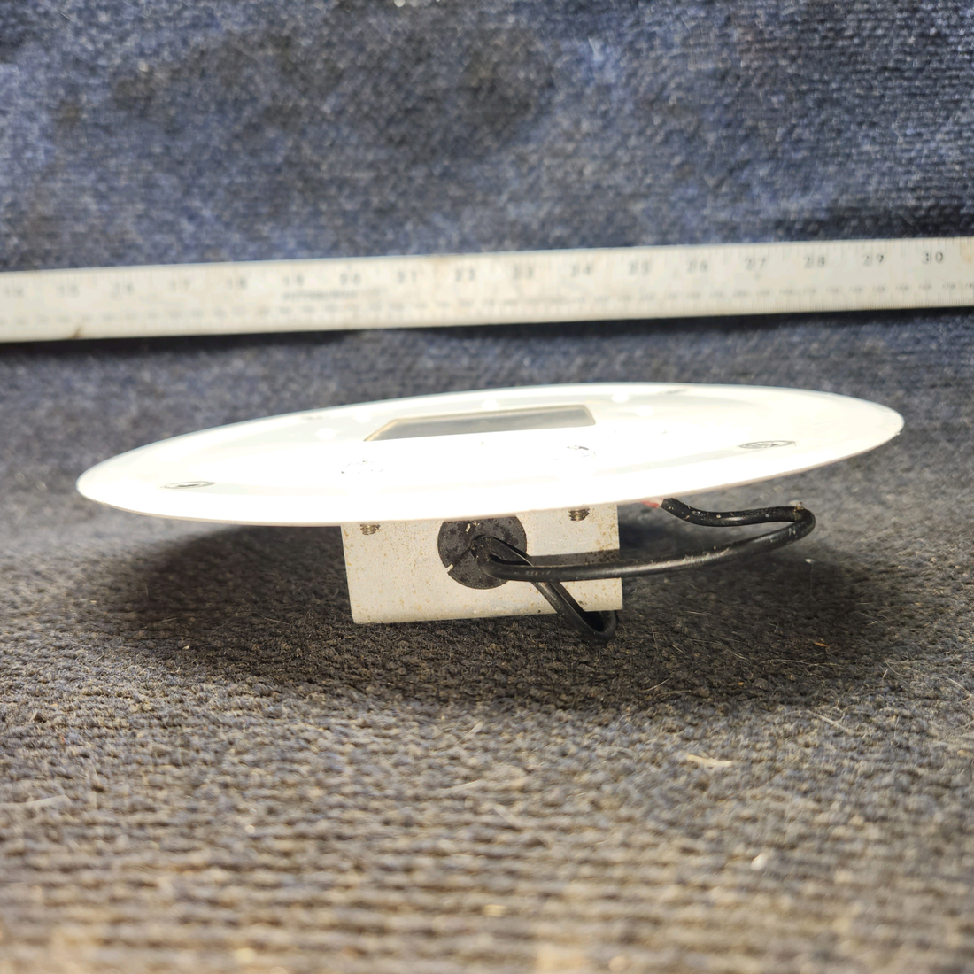 Used aircraft parts for sale, 0521101-2 cessna 172N Courtesy Light Plate Assembly