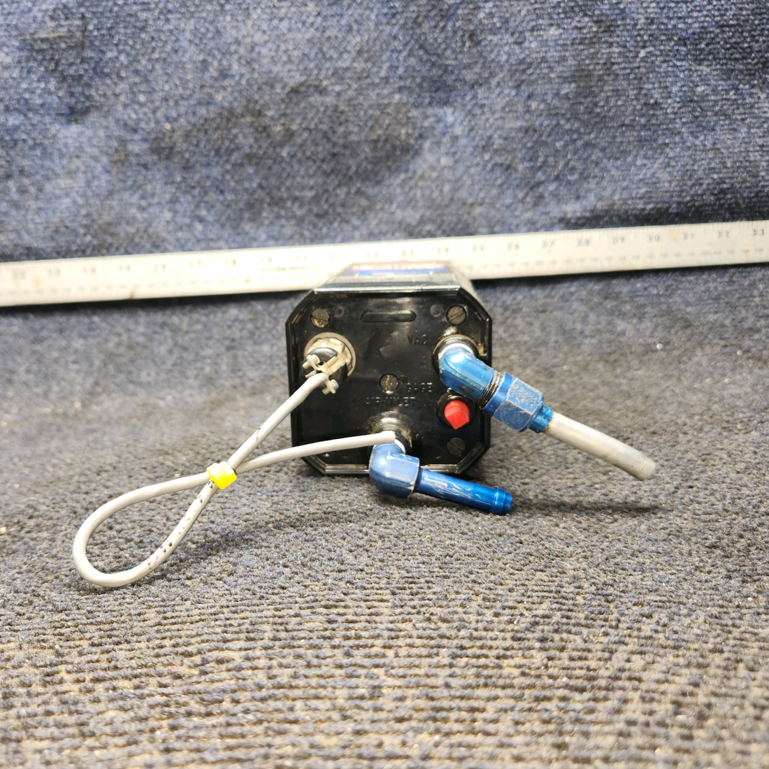 Used aircraft parts for sale, 1U262-005-20 Mid-Continent Cessna 182G Directional Gyro