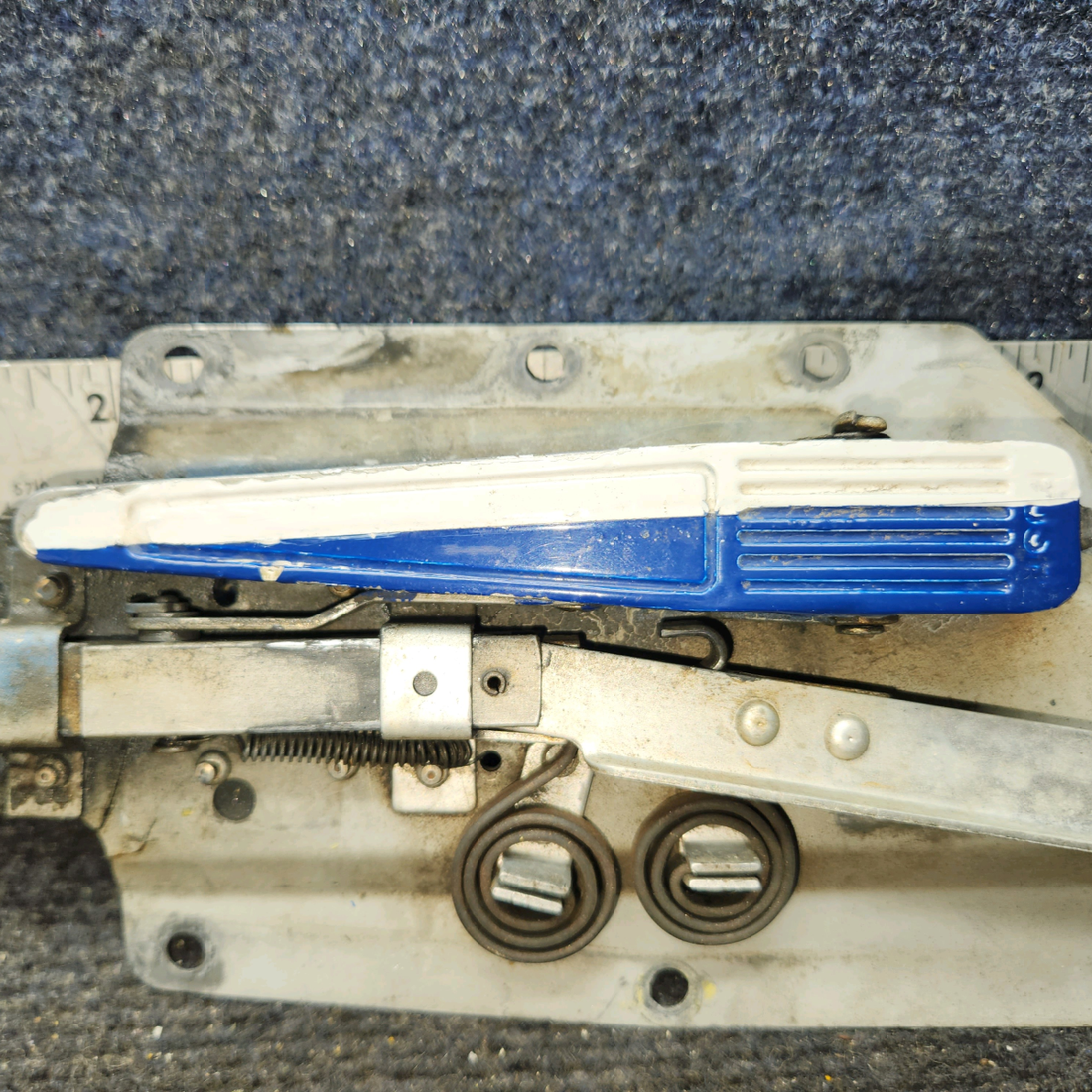 Used aircraft parts for sale, 0711061-6 Cessna 182G Cabin Door Latch Assembly LH