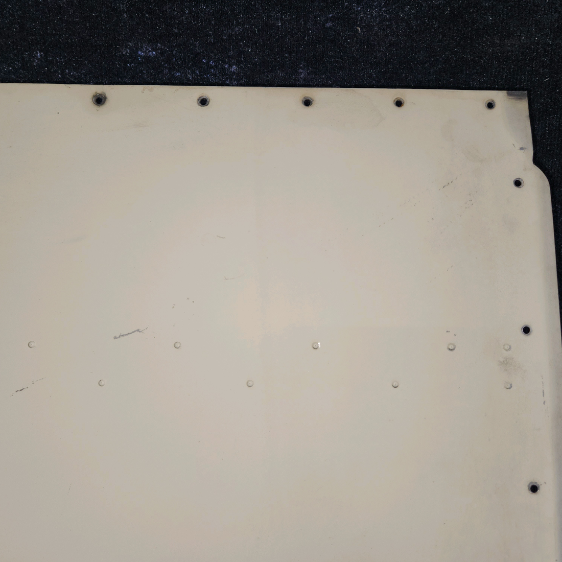 Used aircraft parts for sale, 0523521-18 CESSNA 172K FUEL TANK COVER ASSY RH