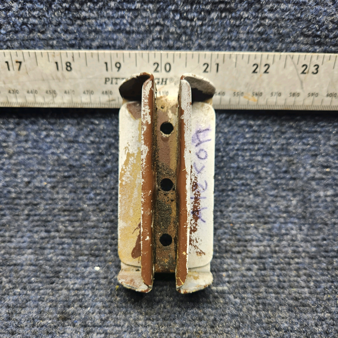 Used aircraft parts for sale, 35-135025-36 Beechcraft F33A AILERON HINGE INBOARD LH OR RH