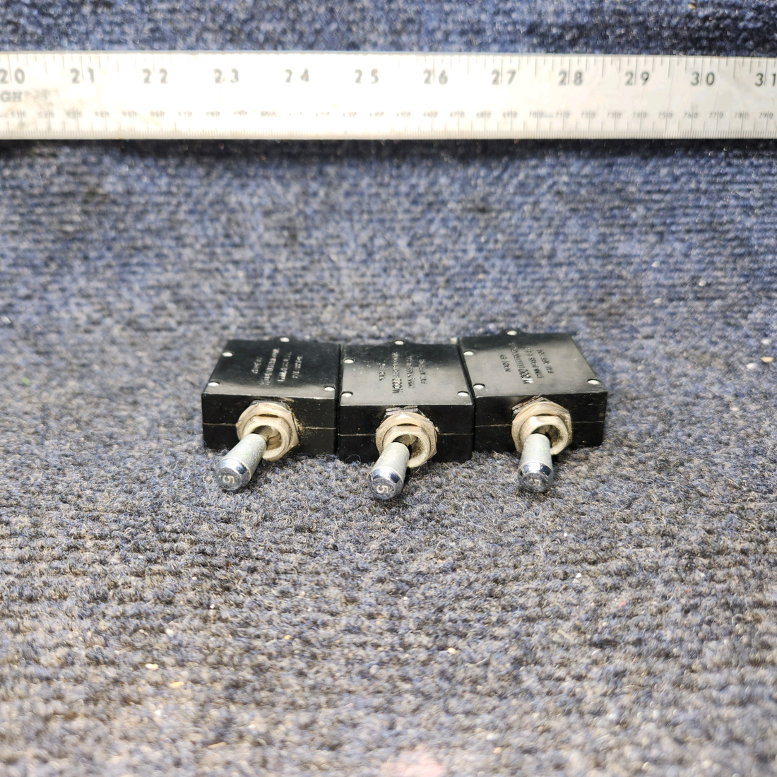 Used aircraft parts for sale, CB‑3105C Wood Electric BEECHCRAFT 95-55B Toggle Switch Circuit Breaker
