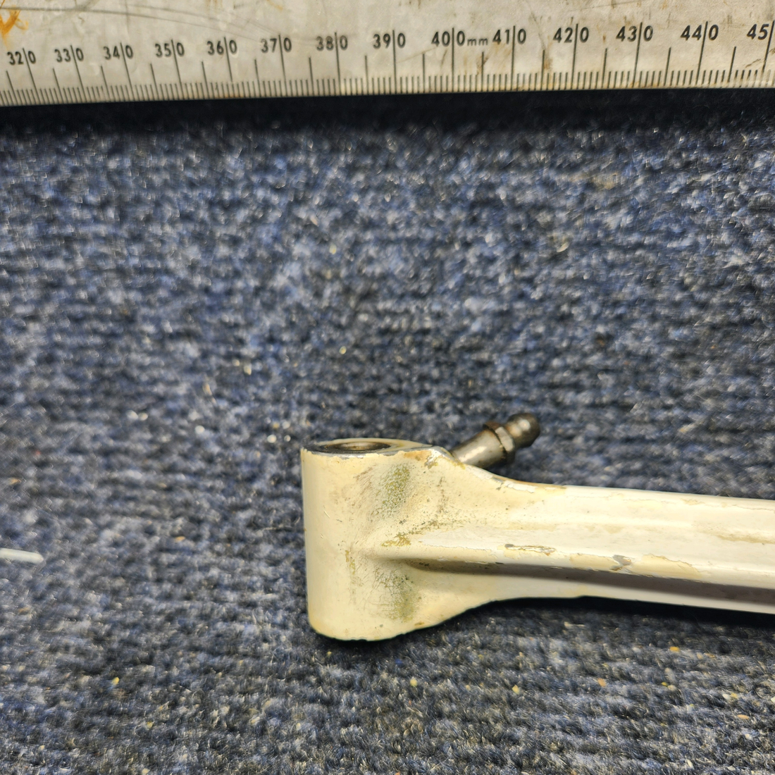 Used aircraft parts for sale, 35-815129 Beechcraft F33A MAIN GEAR RETRACT BRACE LEG