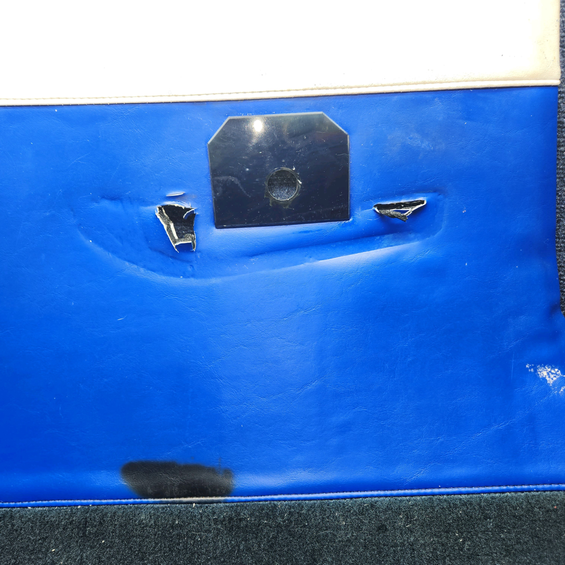 Used aircraft parts for sale, 0515032-51 cessna 172N Upholstery Panel Assembly