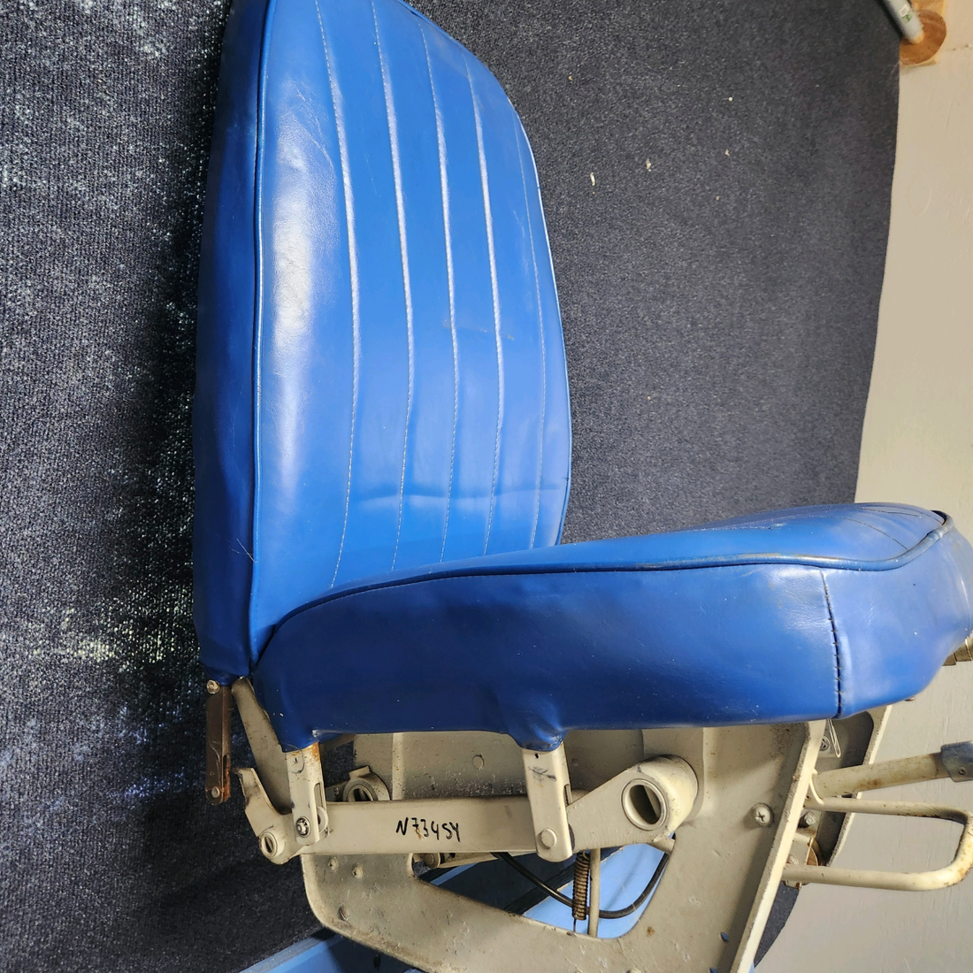 Used aircraft parts for sale, 0514142-1 cessna 172N Infinite Adjust Pilot Front Seat Assembly