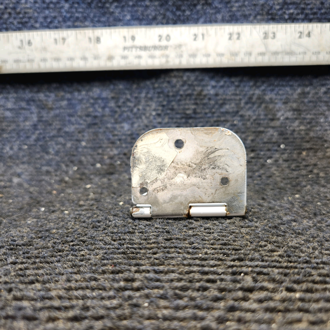 Used aircraft parts for sale, 0511280-4 Cessna 172E Lower Cabin Door Forward and Aft Hinge RH