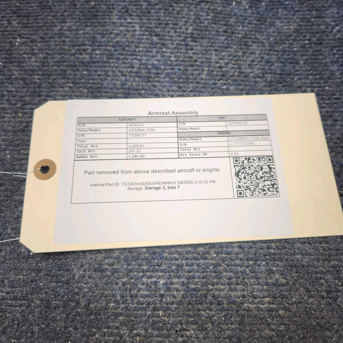 Used aircraft parts for sale, 1414082-20 CESSNA 172K ARMREST ASSEMBLY