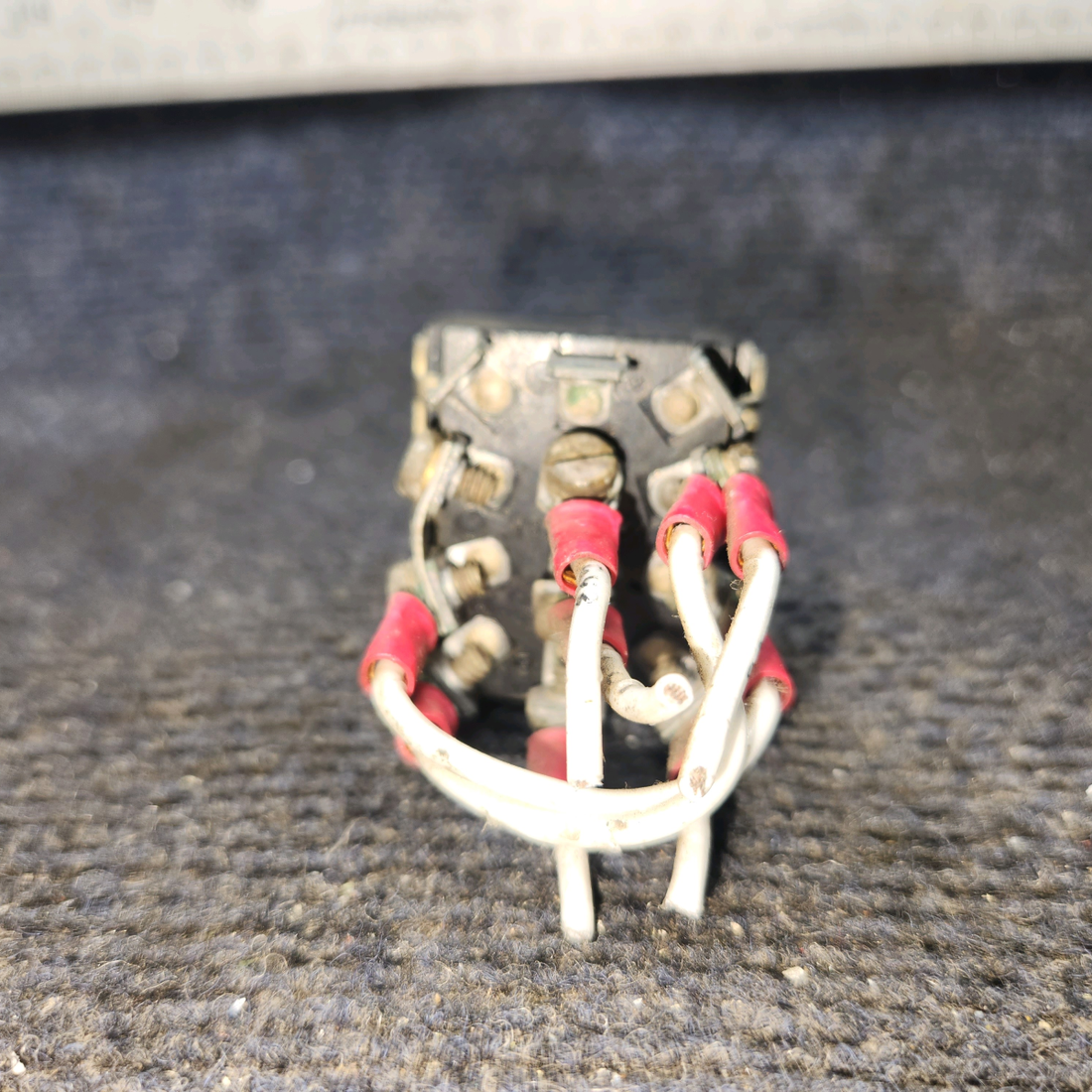 Used aircraft parts for sale, 7672K5 Eaton Cessna 182G Flap Toggle Swith