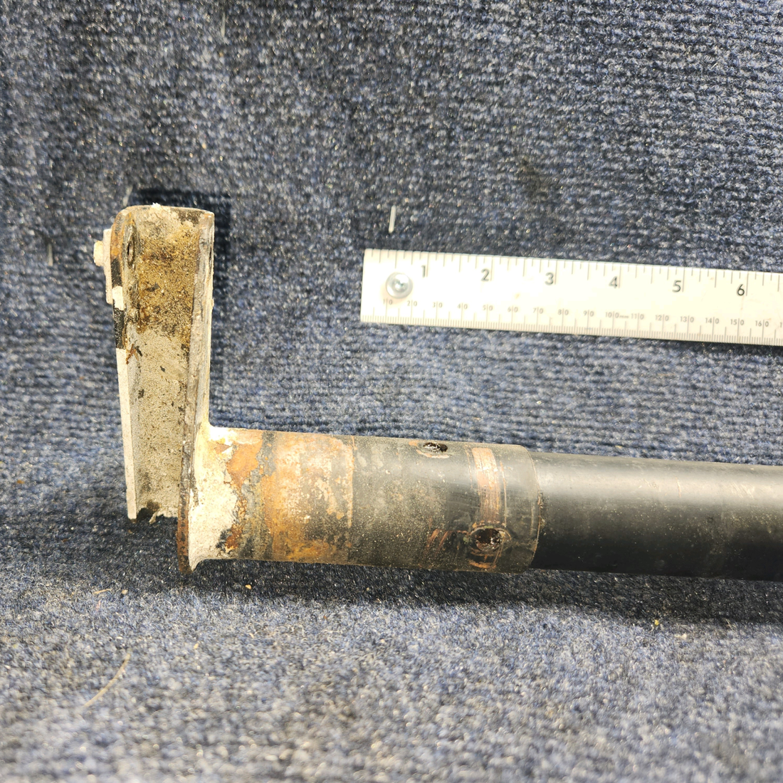 Used aircraft parts for sale, 62705-000 PIPER PA28-140 Flap Torque Tube Assy